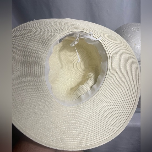 Nordstrom Wide Brim Sun Hat White Straw Floppy Black Band One Size - Picture 4 of 4